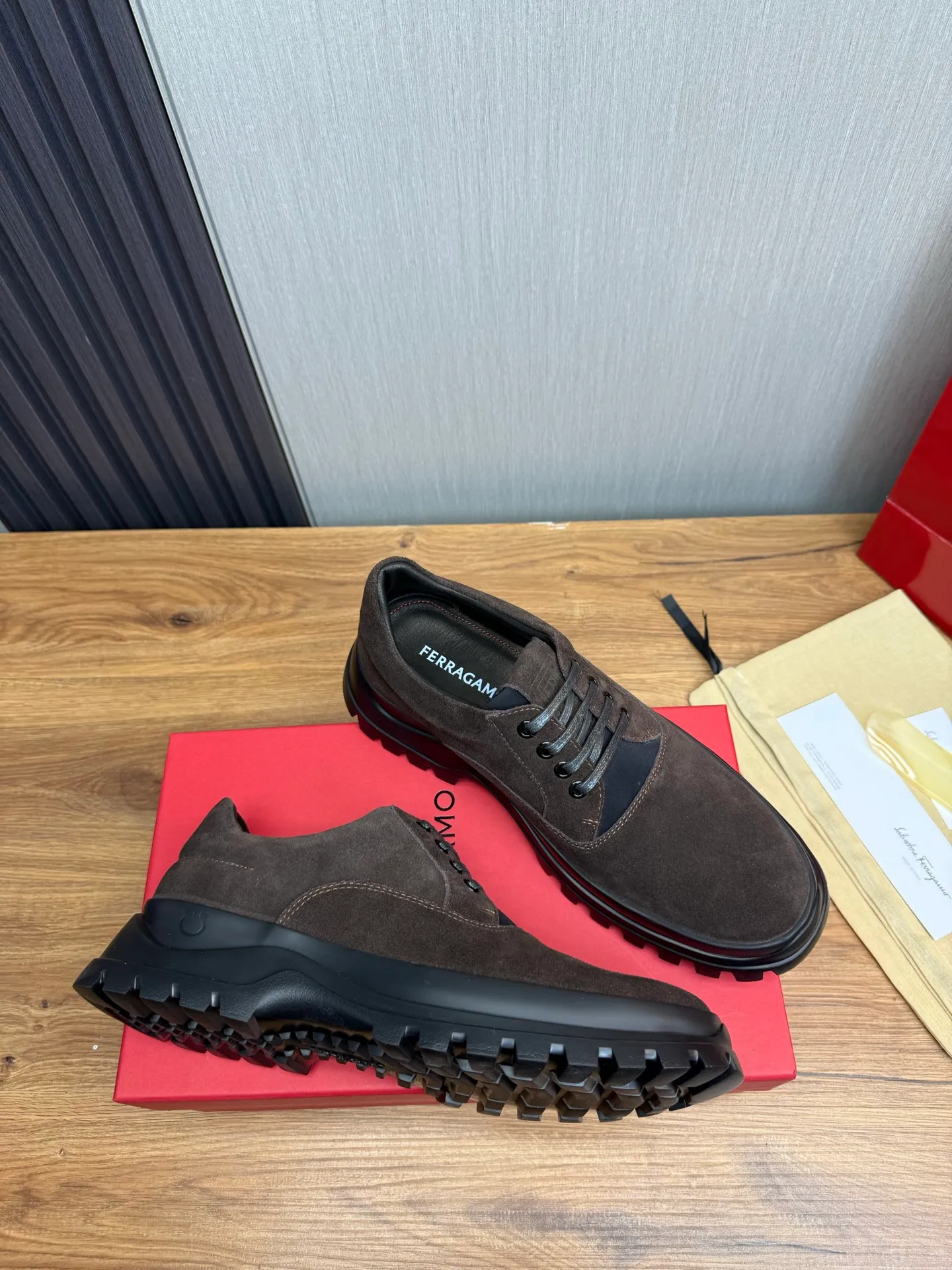 Men's shoes 💰880💰 Ferragamo. [Ferragamo] Men's Loaf leather shoes, the latest hot style, 1:1 original purchase quality, top quality, imported open-edge beaded cowhide leather on the upper, hand-made three-dimensional stitching highlights the round toe design, the inner feet are made of imported cowhide, with original wear-resistant rubber outsole, matching code 39-44, (38, 45 custom-made, non-refundable)